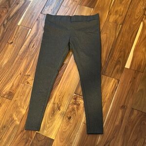 Matty M Gray Leggings with Streamlined Silhouette and Matte Finish